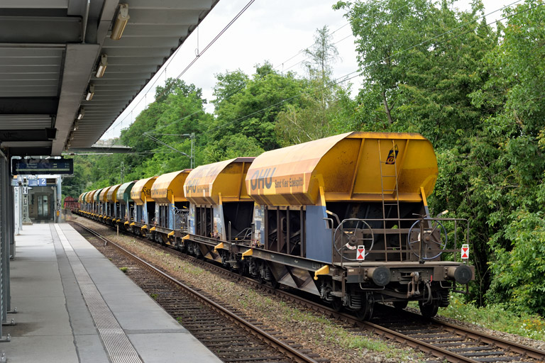 185 192 mit EZ 55054 bei km 14,0 (Juli 2021)