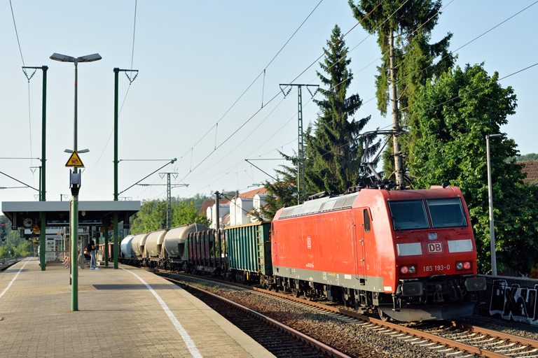 185 193 mit EZ 45175 bei km 16,8 (Juli 2021)