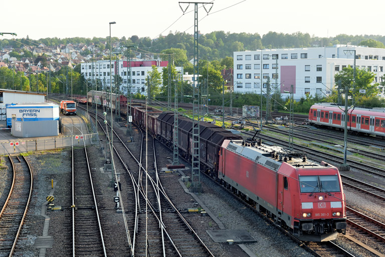 185 361 mit EZ 52098 bei km 16,0 (Juli 2021)