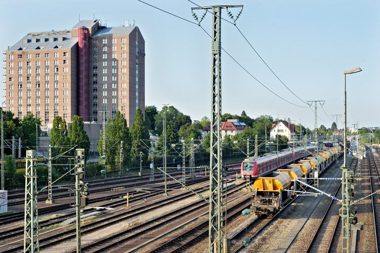 185 361 mit EZ 52098 bei km 15,8 (Juli 2021)