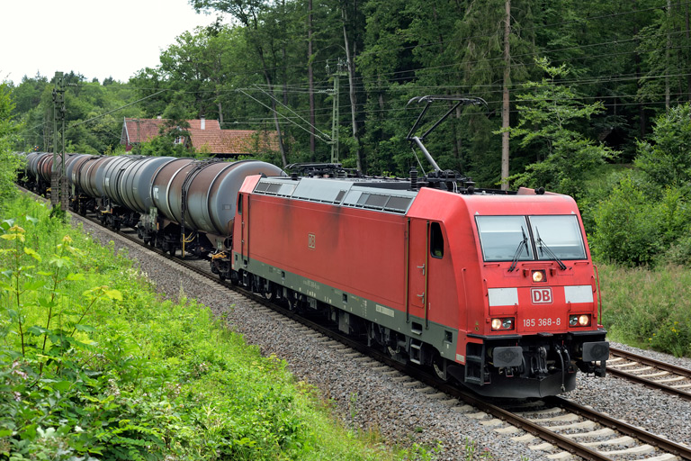 185 368 mit GAG 60243 bei km 18,2 (Juli 2021)