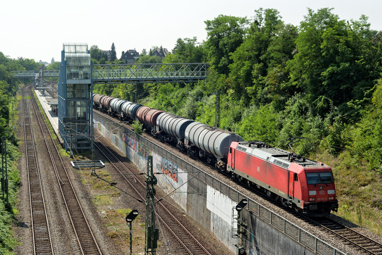 185 372 mit GAG 60242 bei km 14,0 (Juli 2021)