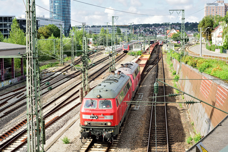 218 451 und 218 450 bei km 15,4 (August 2021)
