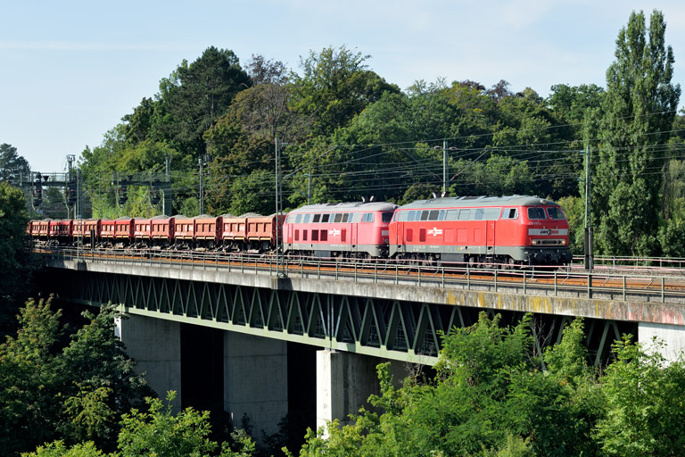 218 451 und 218 450 bei km 14,6 (August 2021)