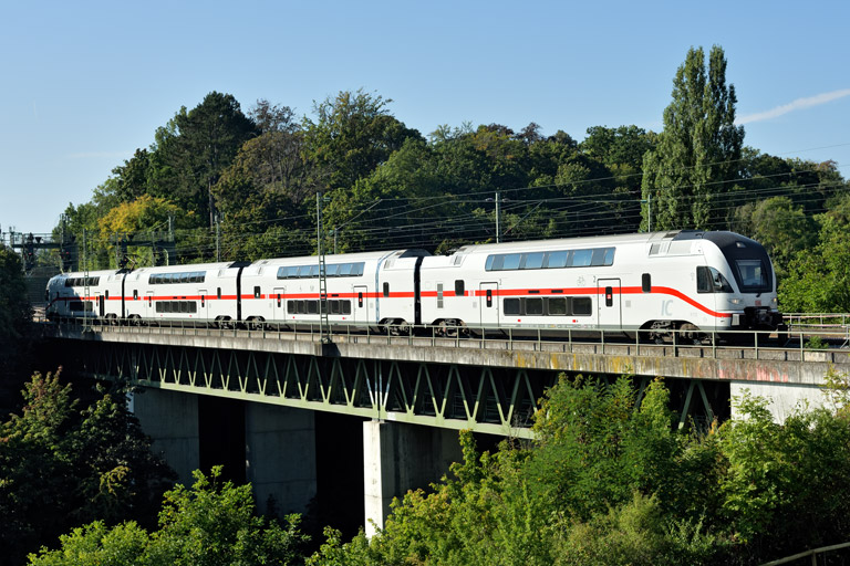4110 112 als T 89270 bei km 14,6 (September 2021)