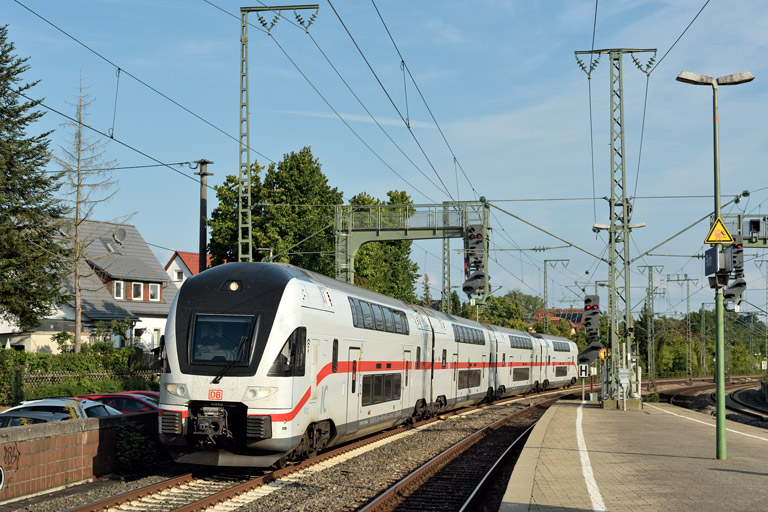 4110 112 als T 89273 bei km 16,6 (September 2021)