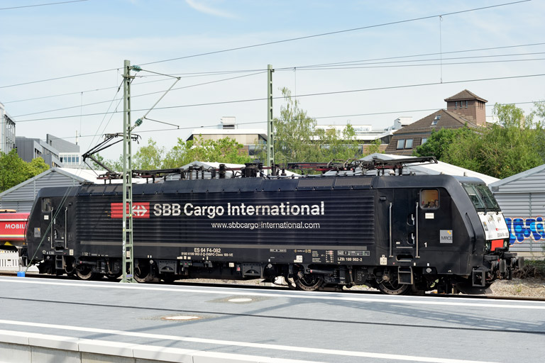 ES 64 F4-082 bei km 15,6 (Juni 2021)