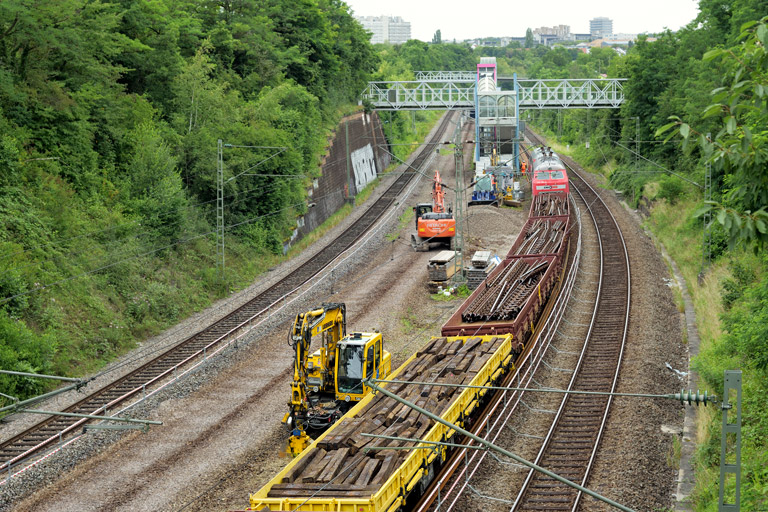 218 451 und 218 450 bei km 14,2 (August 2021)