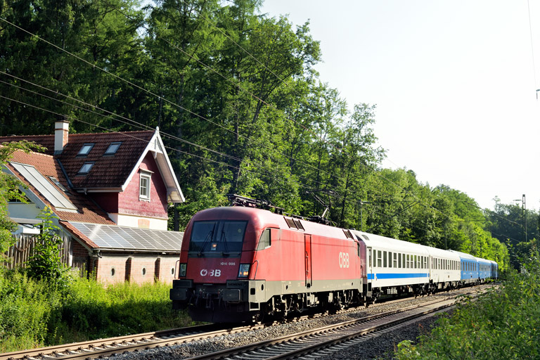 &Ouml;BB 1016 005 mit NEX 23802 bei km 18,2 (Juli 2021)