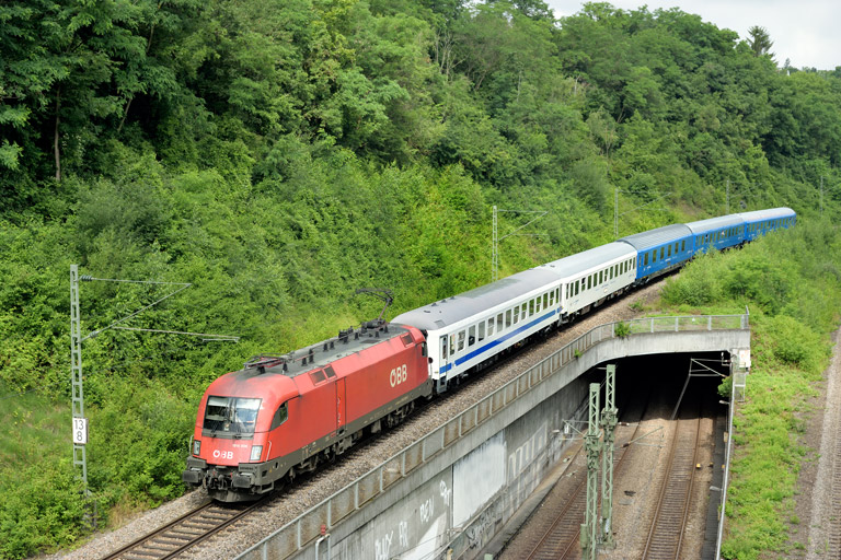 &Ouml;BB 1016 005 mit NEX 89349 bei km 13,8 (Juli 2021)