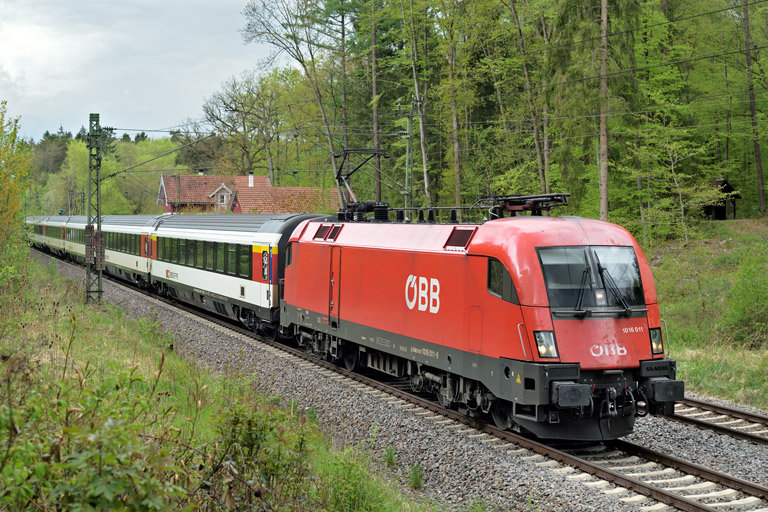 &Ouml;BB 1016 011 mit IC 282 bei km 18,2 (Mai 2021)