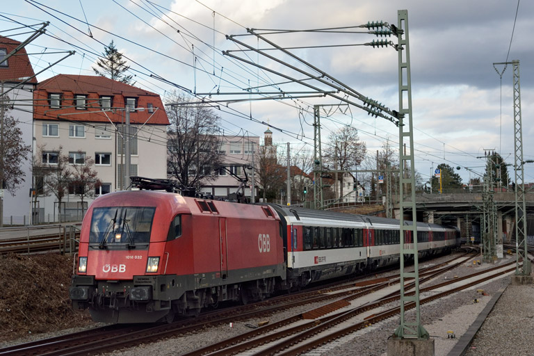 &Ouml;BB 1016 032 mit IC 281 bei km 15,4 (Februar 2021)