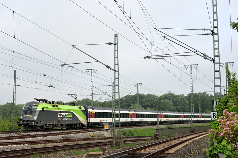 &Ouml;BB 1016 036 mit IC 184 bei km 17,0 (Juni 2021)