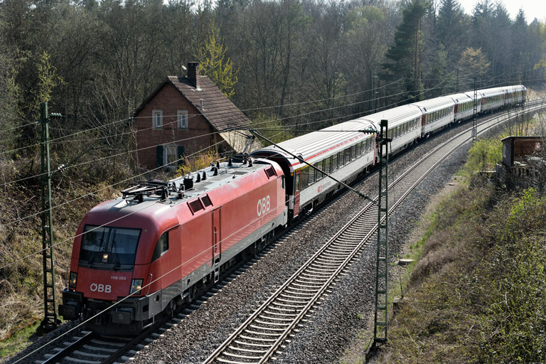 &Ouml;BB 1116 053 mit IC 186 bei km 19,2 (April 2021)