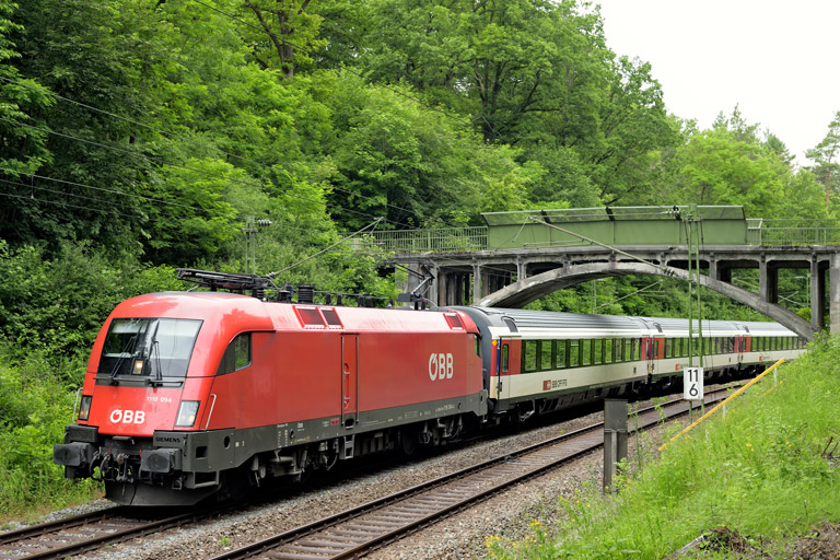 &Ouml;BB 1116 094 mit IC 281 bei km 11,6 (Juli 2021)