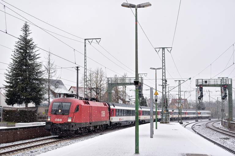 &Ouml;BB 1116 104 mit IC 185 bei km 16,8 (Januar 2021)