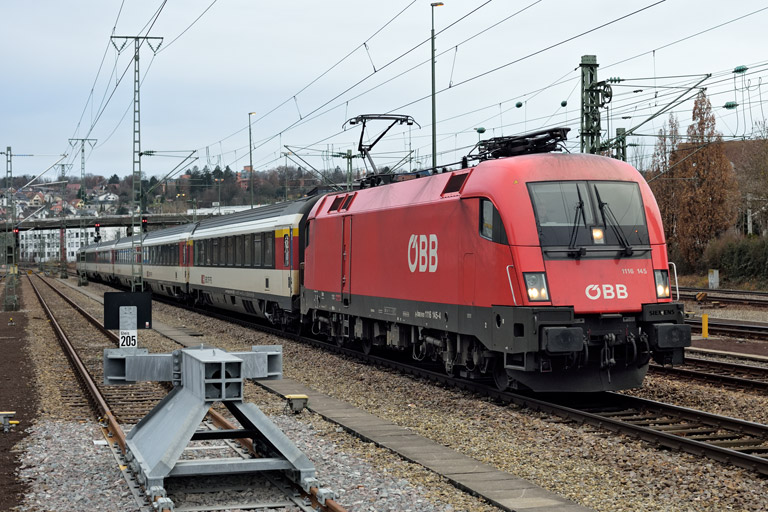 &Ouml;BB 1116 145 mit IC 188 bei km 15,8 (Dezember 2021)