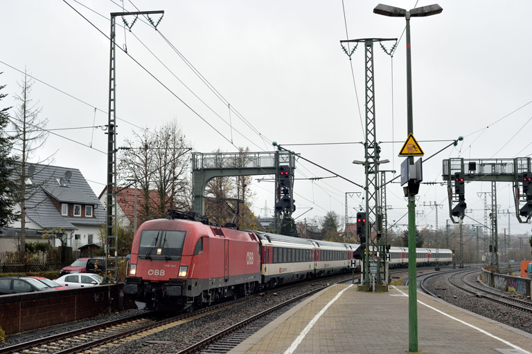 &Ouml;BB 1116 184 mit IC 187 bei km 16,6 (November 2021)