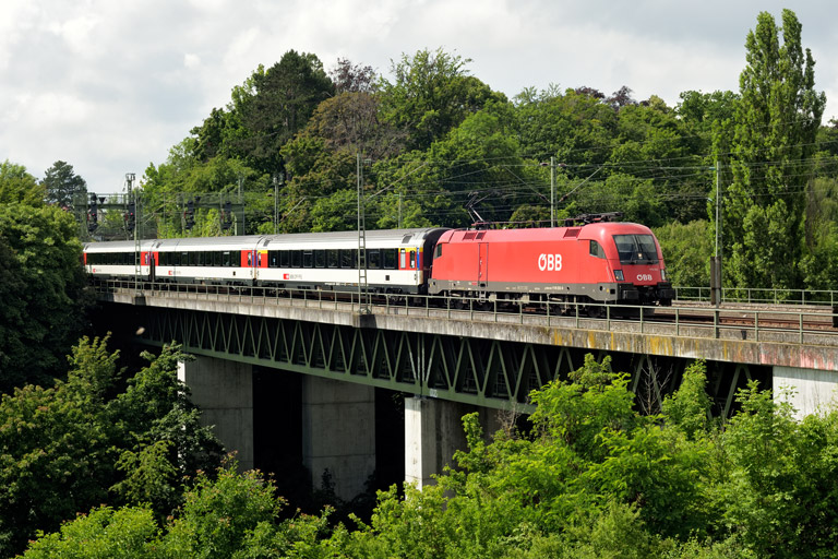 &Ouml;BB 1116 252 mit IC 282 bei km 14,6 (Juli 2021)