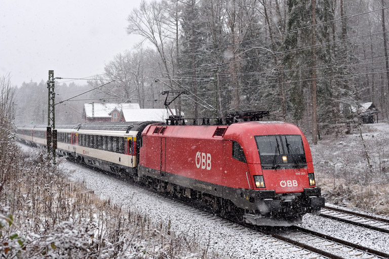 &Ouml;BB 1116 263 mit IC 282 bei km 18,2 (Januar 2021)