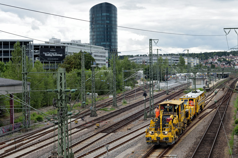 Stopf- und Planiermaschinenzug bei km 15,4 (August 2021)