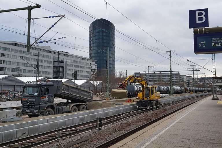Zweiwegebagger bei km 15,6 (Februar 2021)