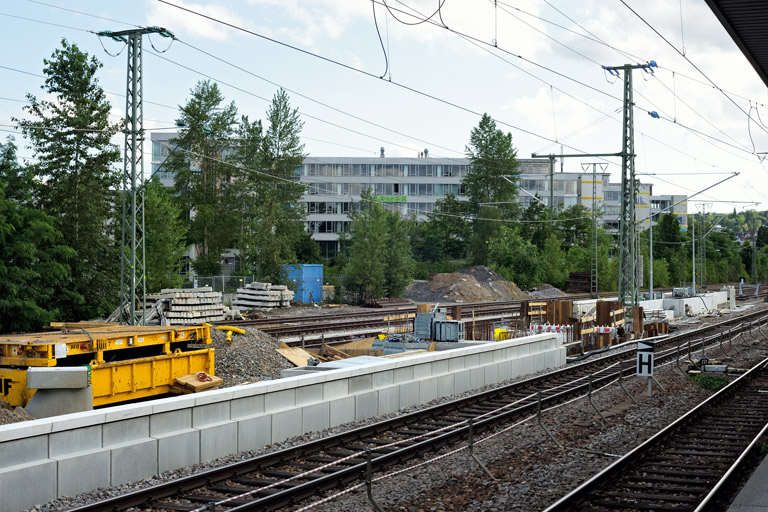 Bahnsteigbau bei km 15,6 (Juli 2021)