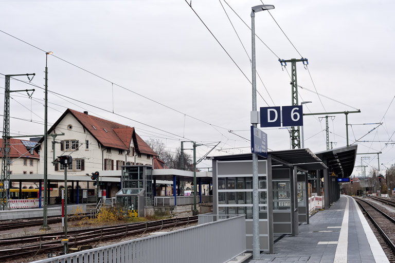 Bahnsteigbau bei km 15,6 (Dezember 2021)