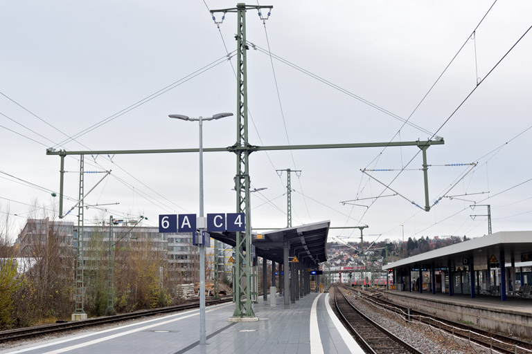 Bahnsteigbau bei km 15,6 (Dezember 2021)