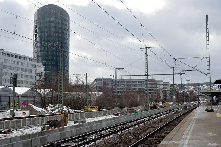 Bahnsteigbau bei km 15,4 (Januar 2021)