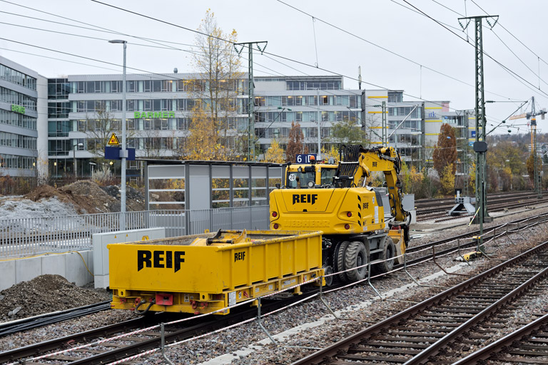 Zweiwegebagger bei km 15,6 (November 2021)