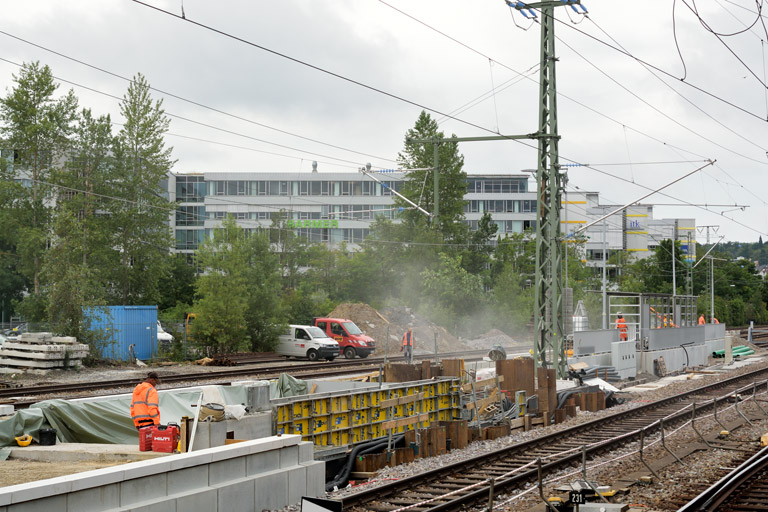Bahnsteigbau bei km 15,6 (Juli 2021)