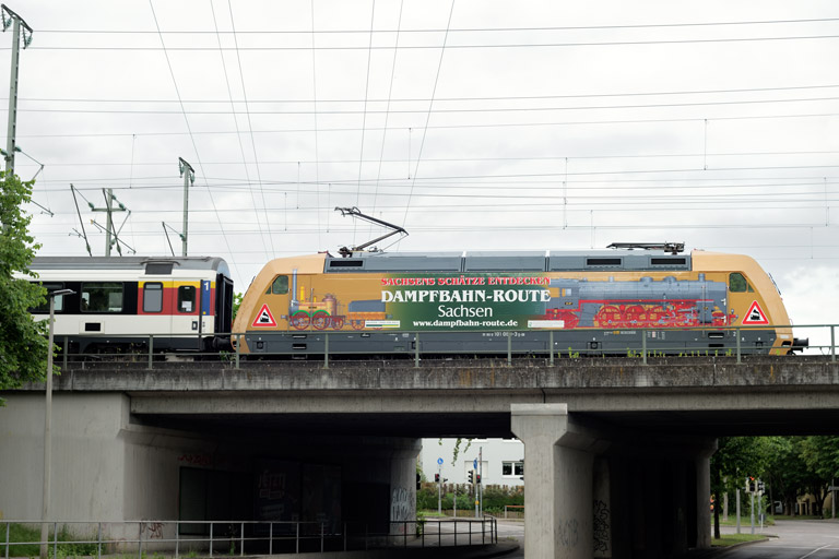 101 088 mit IC 284 bei km 16,4 (Mai 2022)