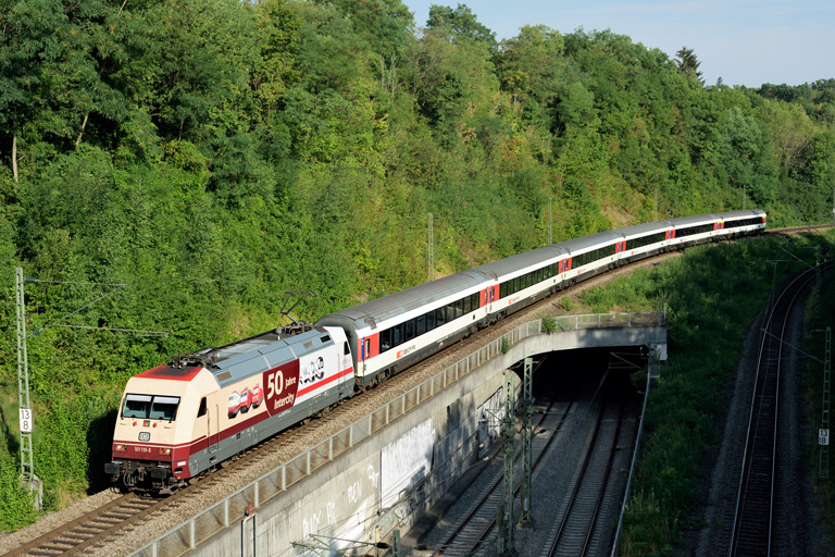 101 110 mit IC 183 bei km 13,8 (Juli 2022)