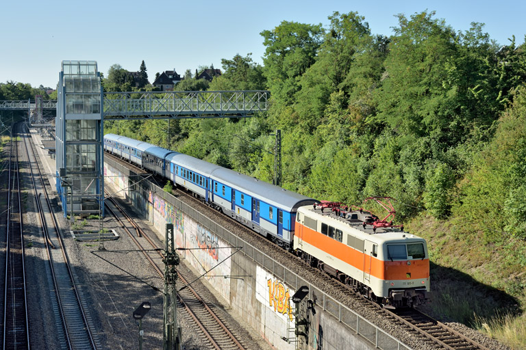 111 185 mit SVG 31309 bei km 14,0 (Juli 2022)
