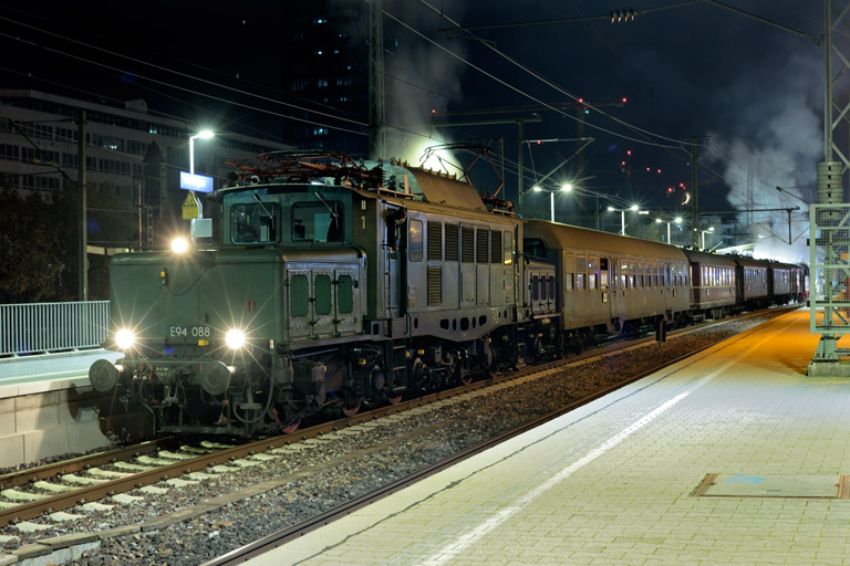 194 088 mit DPE 28587 bei km 15,6 (November 2022)