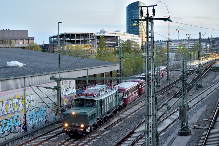 194 088 mit DPE 31385 bei km 15,6 (April 2022)