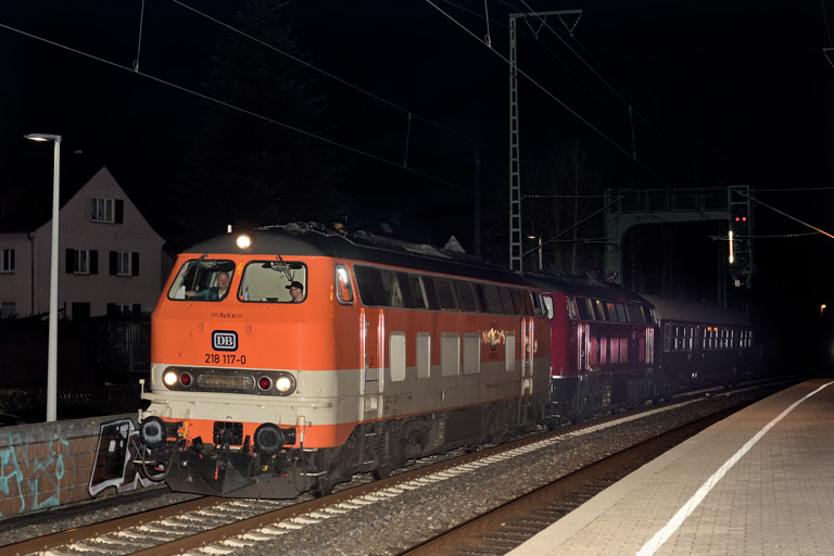 218 117 und 218 155 bei km 16,8 (April 2022)