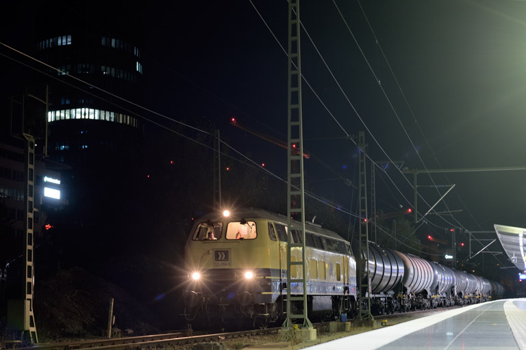 225 004 mit DGS 68776 bei km 15,6 (Oktober 2022)