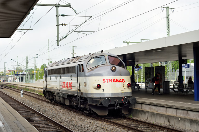 Strabag V 170 1147 (227 007) bei km 15,6 (Mai 2022)