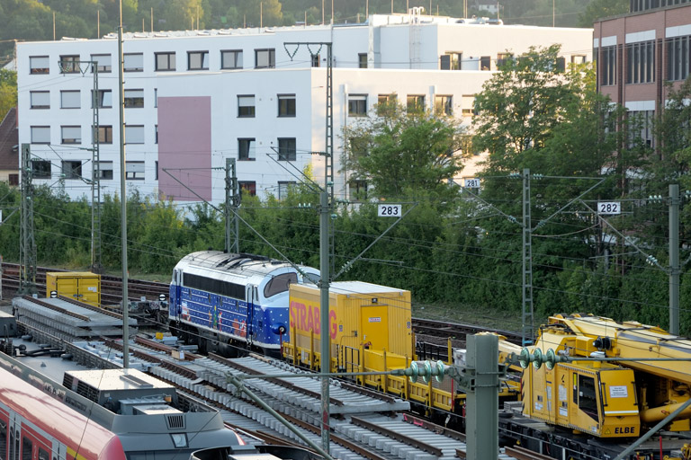 V 170 1148 (227 008) bei km 16,0 (Juni 2022)