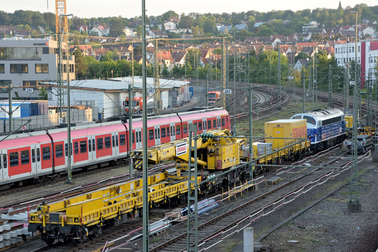 V 170 1148 (227 008) bei km 16,0 (Juni 2022)
