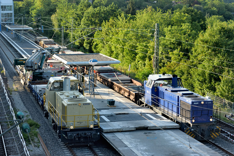 580 009 und 275 022 bei km 14,2 (August 2022)