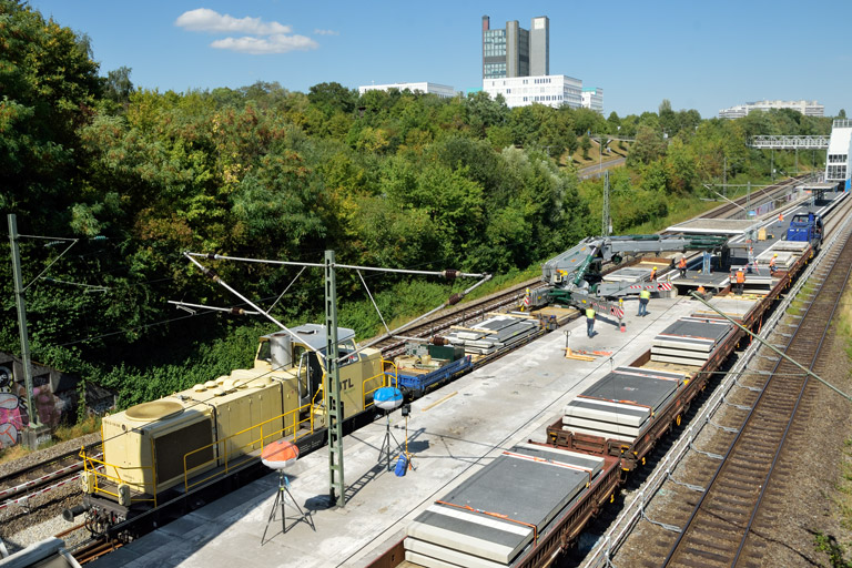 580 009 und 275 022 bei km 14,2 (August 2022)