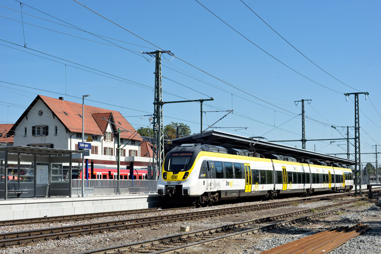 3442 200 als RE 52897 bei km 15,6 (August 2022)