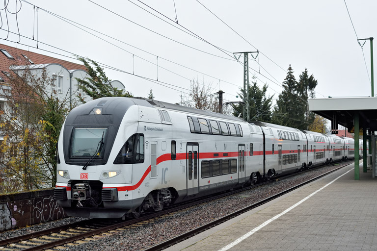 4010 102 als IC 185 bei km 16,8 (November 2022)
