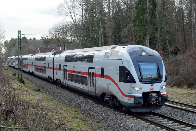 4010 105 als IC 188 bei km 18,2 (Dezember 2022)