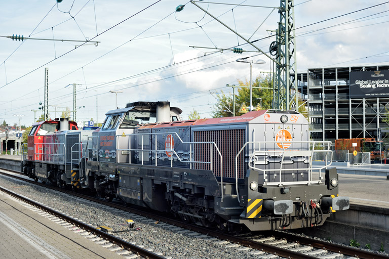 4185 026 und 277 030 bei km 15,6 (November 2022)