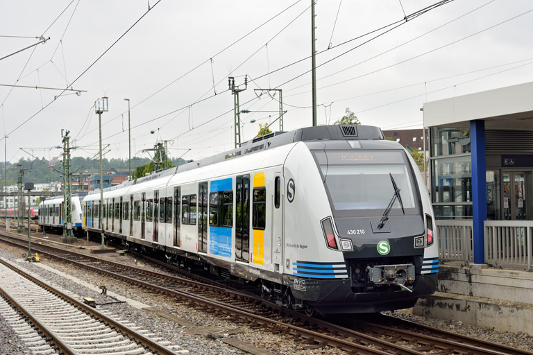 430 249, 430 206 und 430 210 bei km 15,6 (August 2022)