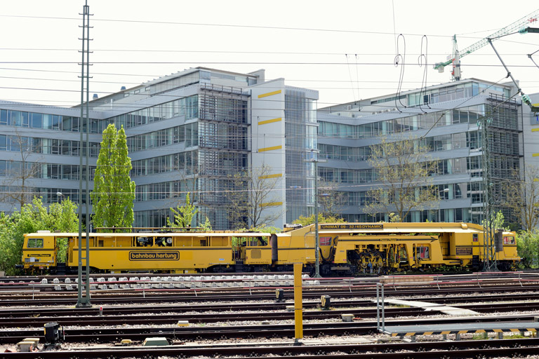 Gleisstopfmaschine bei km 15,8 (Mai 2022)